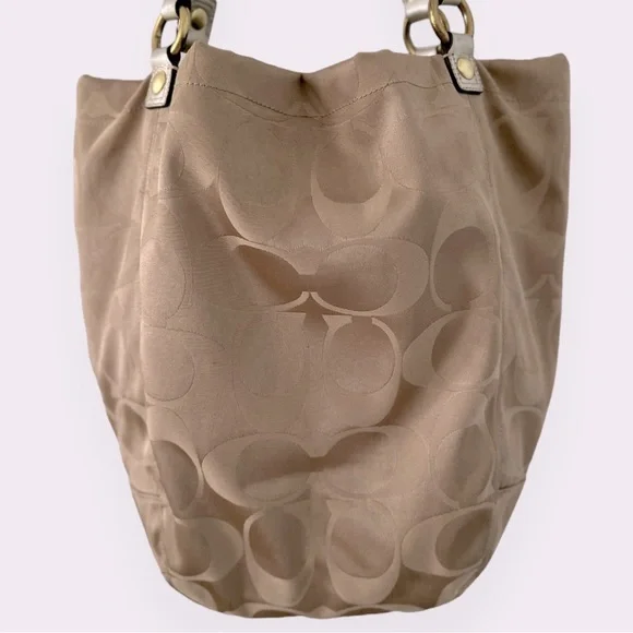 Coach Purse | Bella Signature Sateen | Large Purse | Poppy Collection | - Picture 4 of 10